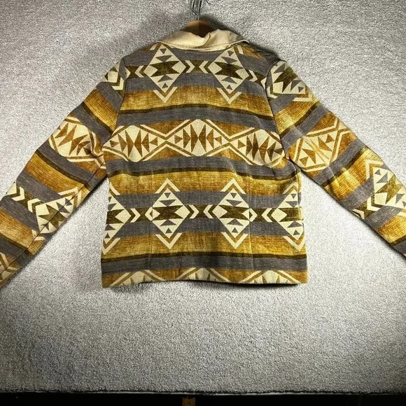 Vintage women's Aztec tapestry style button up cropped style chore jacket - Picture 2 of 6